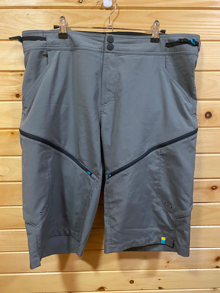 Yeti Men's MTB Shorts - XL, Durable Cycling Shorts for Outdoor Adventures